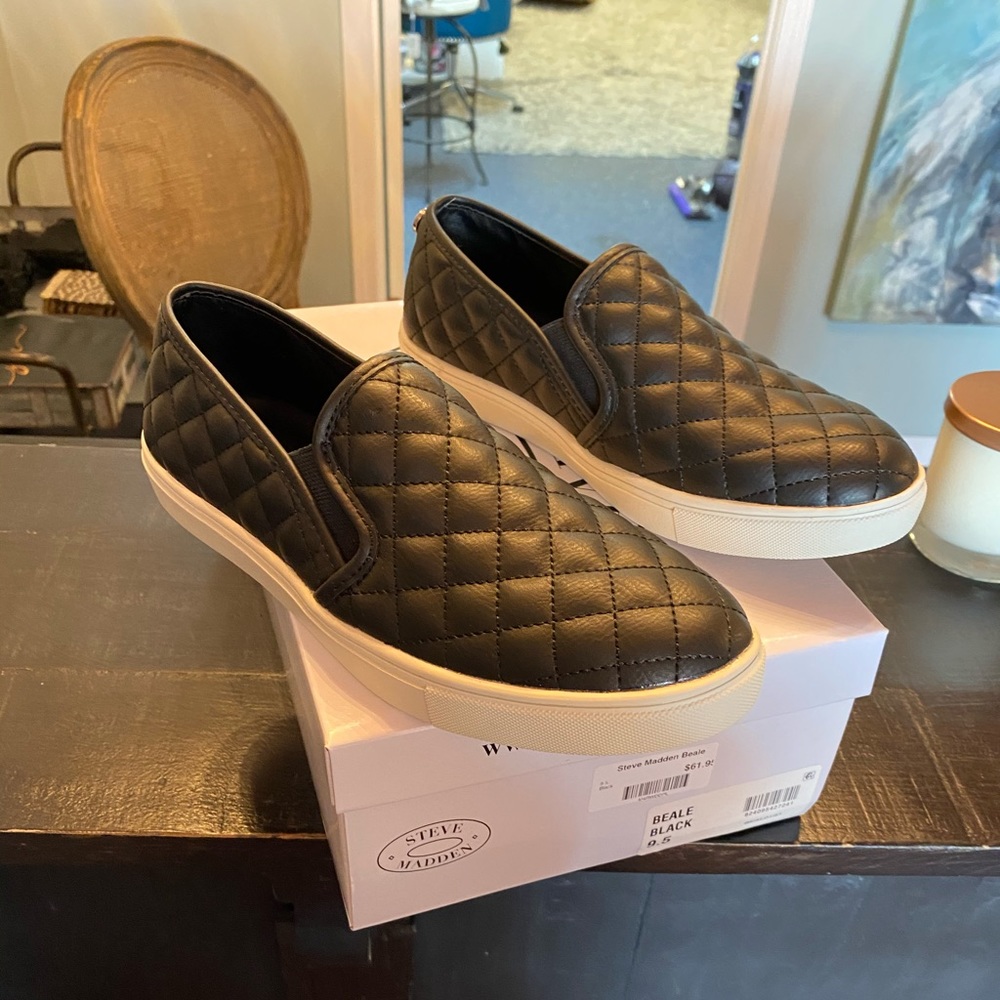 Steve Madden Quilted slip ons
